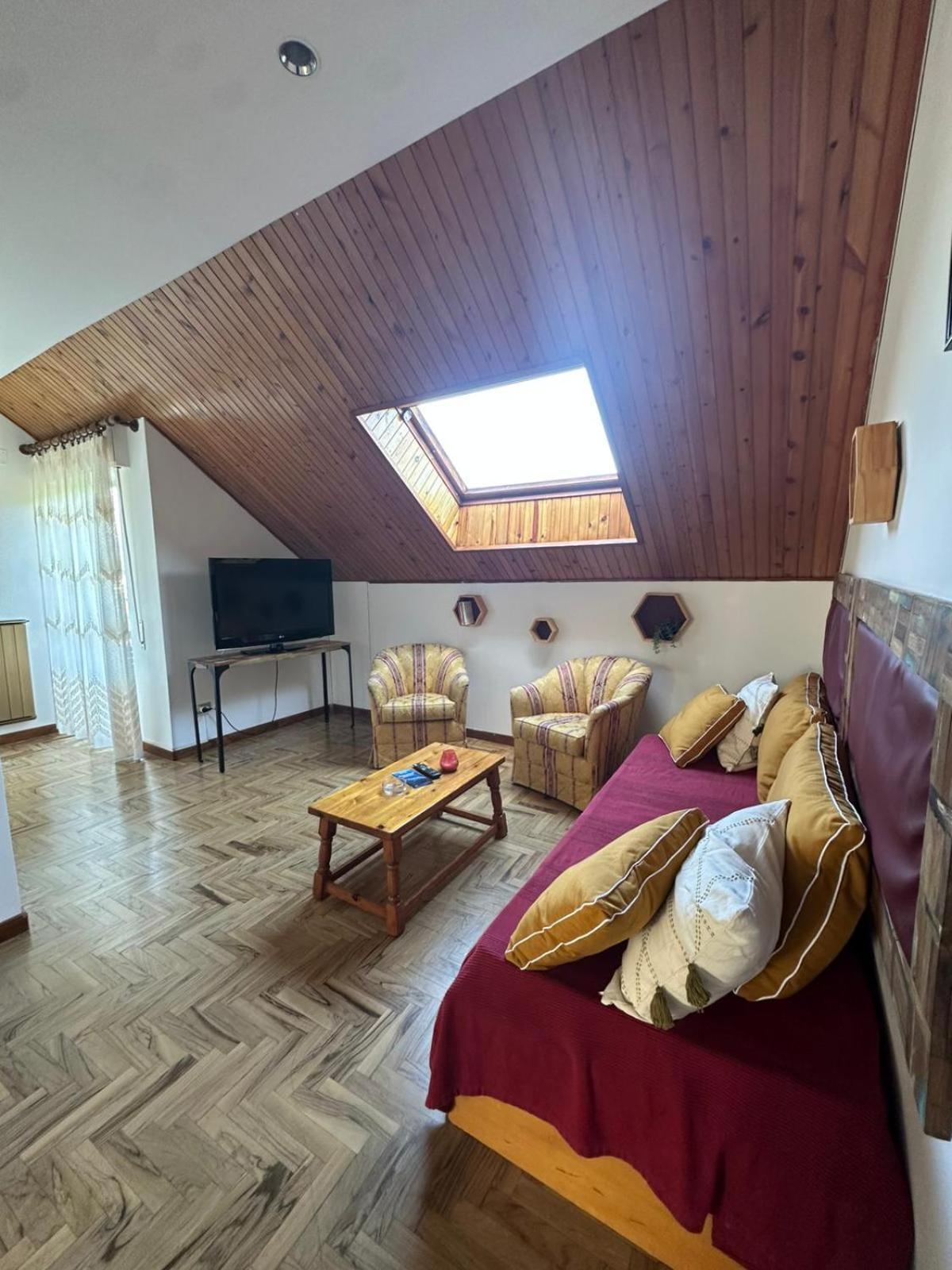Hotel La Pineta Коголето Екстериор снимка